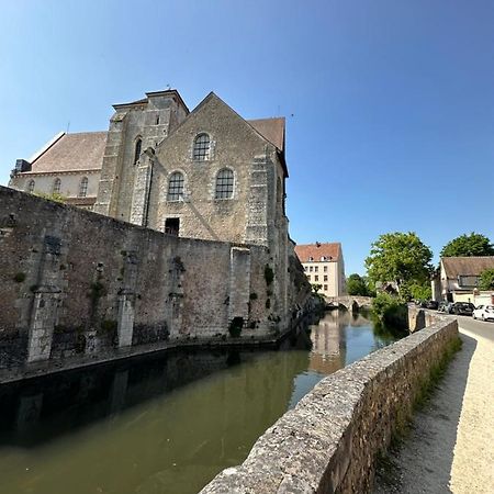 Appartement Bords De L'Eure Charmant Studio Шартр Экстерьер фото