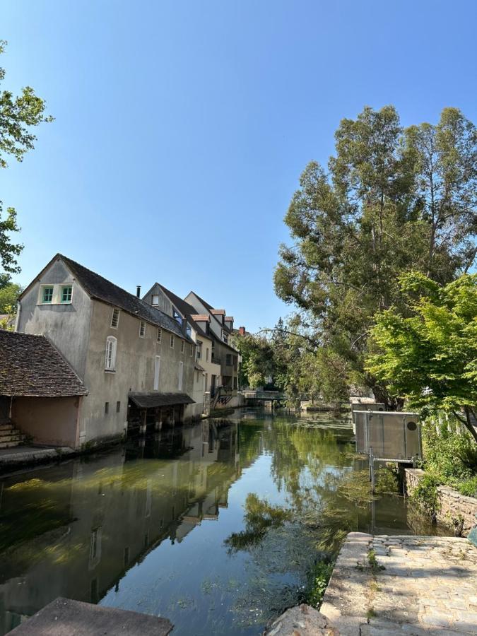 Appartement Bords De L'Eure Charmant Studio Шартр Экстерьер фото