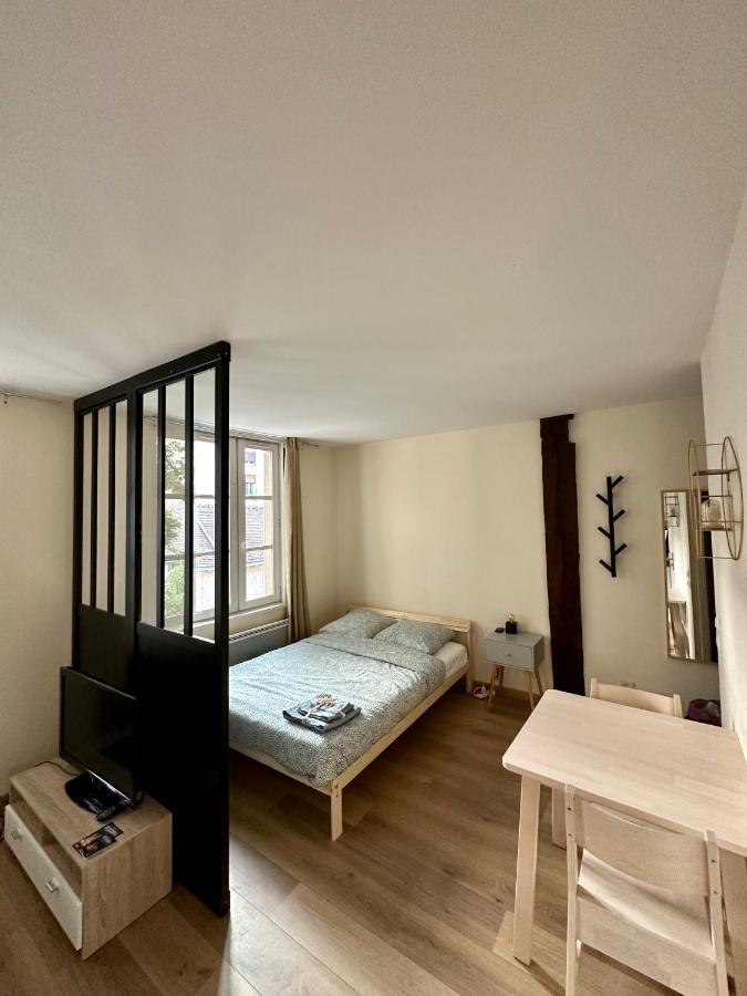 Appartement Bords De L'Eure Charmant Studio Шартр Экстерьер фото